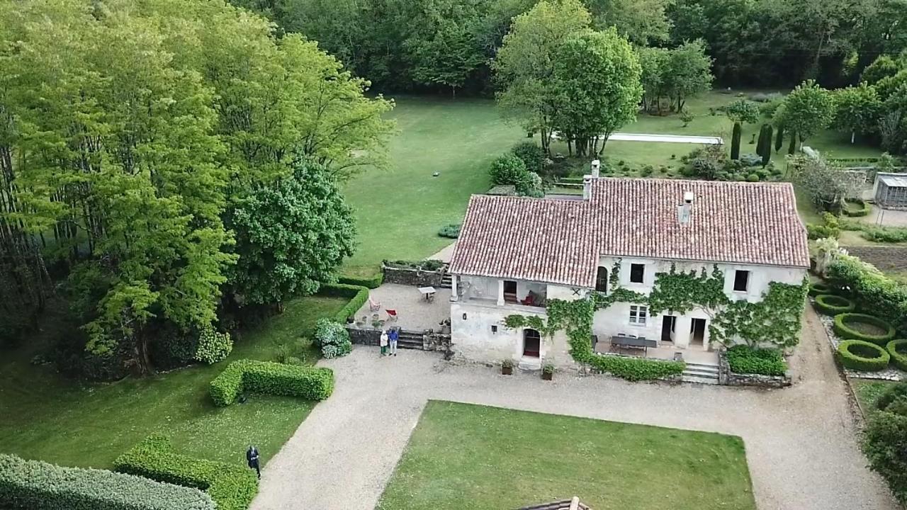 La Croix Des Granges Bed & Breakfast Chapdeuil Exterior photo